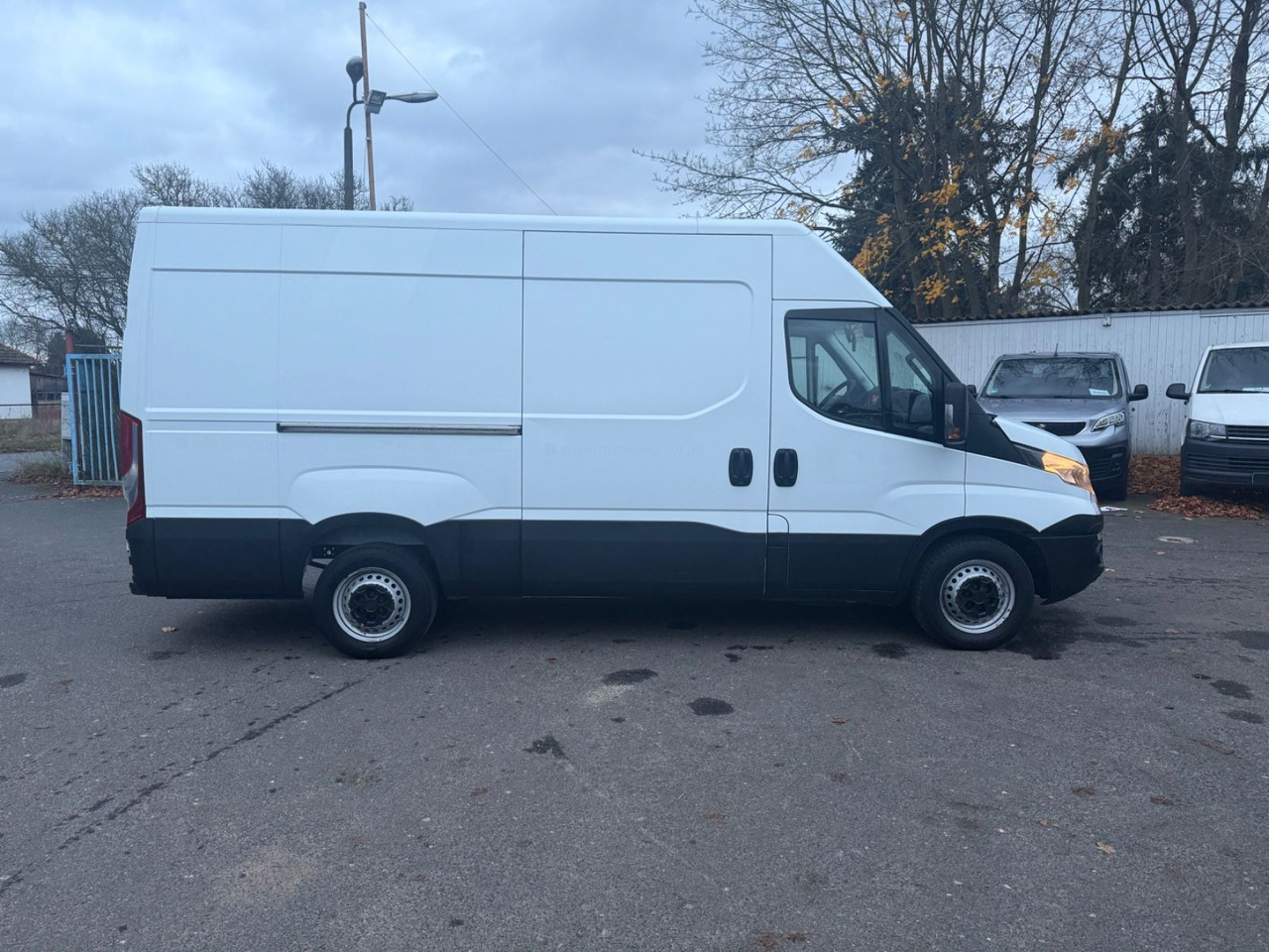Iveco Daily Kasten HKa 35 S 16 AUTOMATIK - فان: صور 2 Iveco Daily Kasten HKa 35 S 16 AUTOMATIK - فان: صور 2