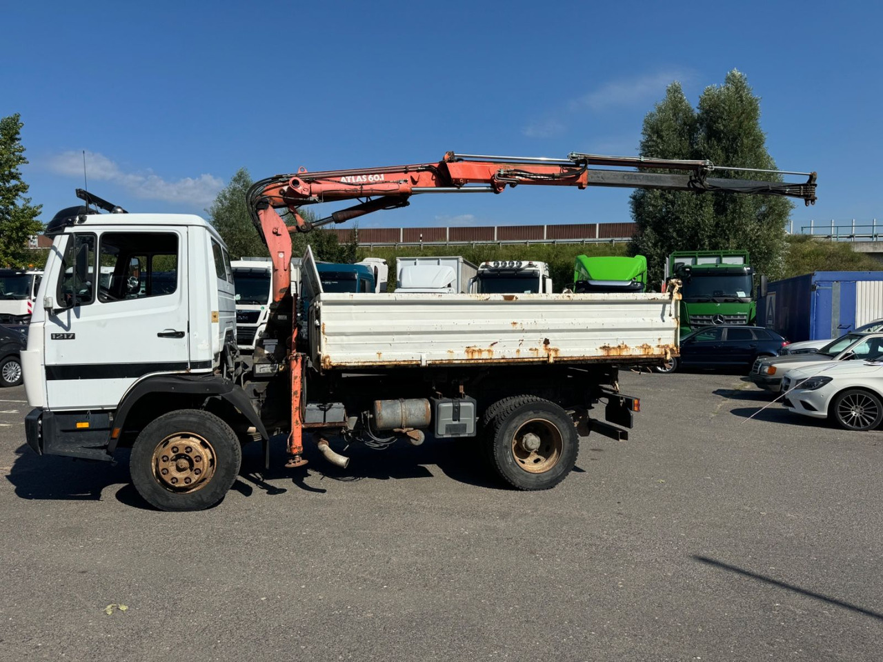 Mercedes-Benz 1317 Kipper - Kran - قلابات: صور 4 Mercedes-Benz 1317 Kipper - Kran - قلابات: صور 4