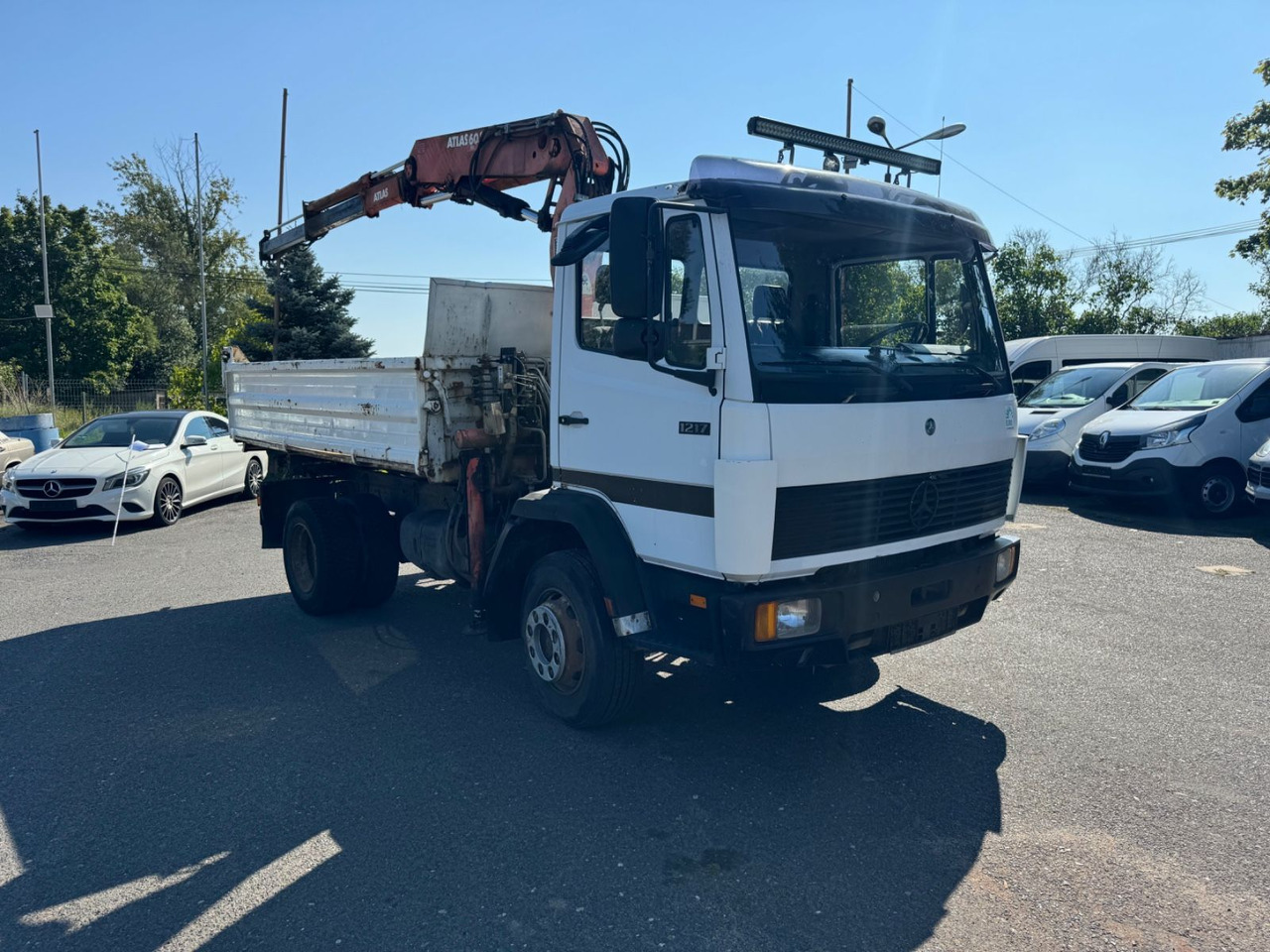 Mercedes-Benz 1317 Kipper - Kran - قلابات: صور 2 Mercedes-Benz 1317 Kipper - Kran - قلابات: صور 2