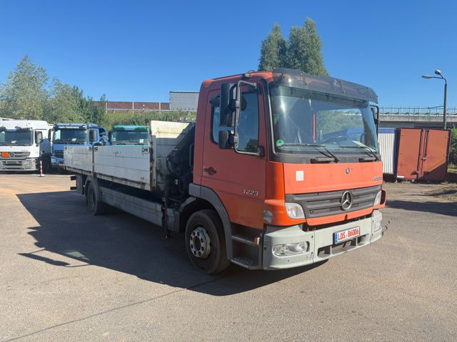 Mercedes-Benz Atego 1223 mit Kran MKG HLK 76 - شاحنات مسطحة, شاحنة كرين: صور 2 Mercedes-Benz Atego 1223 mit Kran MKG HLK 76 - شاحنات مسطحة, شاحنة كرين: صور 2