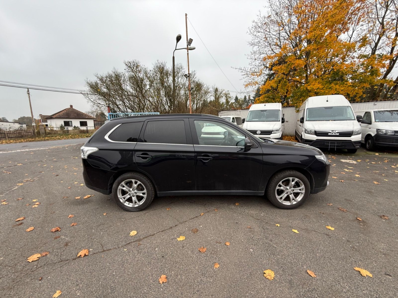 Mitsubishi Outlander 4X4 Allrad ClearTec Instyle - سيارة دفع رباعي: صور 3 Mitsubishi Outlander 4X4 Allrad ClearTec Instyle - سيارة دفع رباعي: صور 3