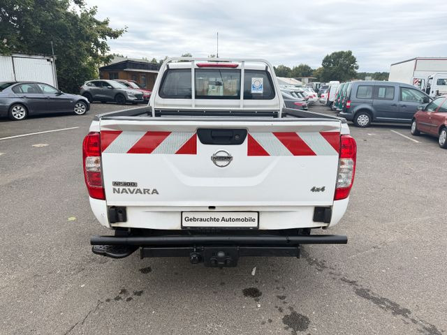 Nissan Navara NP300 Visia King Cab 4x4 - سيارة دفع رباعي: صور 4 Nissan Navara NP300 Visia King Cab 4x4 - سيارة دفع رباعي: صور 4