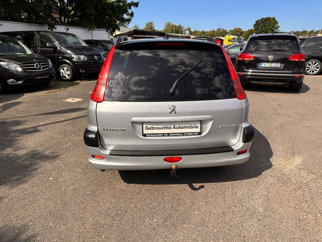 Peugeot 206 SW Grand Filou Cool - سيارة ستيشن: صور 4 Peugeot 206 SW Grand Filou Cool - سيارة ستيشن: صور 4