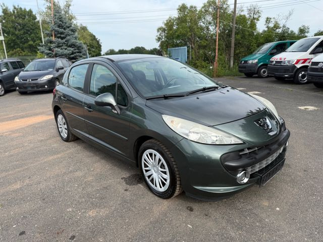 Peugeot 207 Sport Automatik - سيدان: صور 2 Peugeot 207 Sport Automatik - سيدان: صور 2