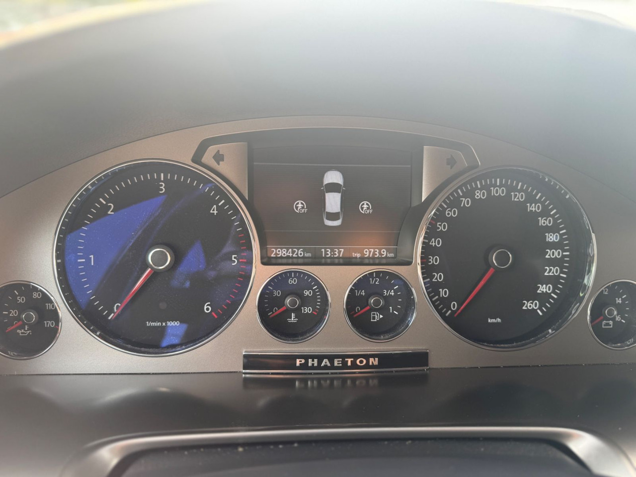 سيدان Volkswagen Phaeton V6 TDI 5-Sitzer 4Motion 3.0 TDI: صور 10