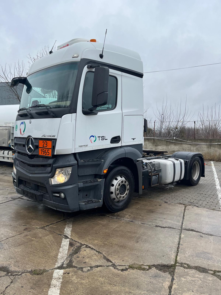 Mercedes Actros 1842 - شاحنة جرار: صور 3 Mercedes Actros 1842 - شاحنة جرار: صور 3