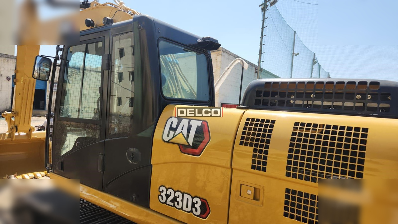 CATERPILLAR 323D3 - حفارات زحافة: صور 2 CATERPILLAR 323D3 - حفارات زحافة: صور 2