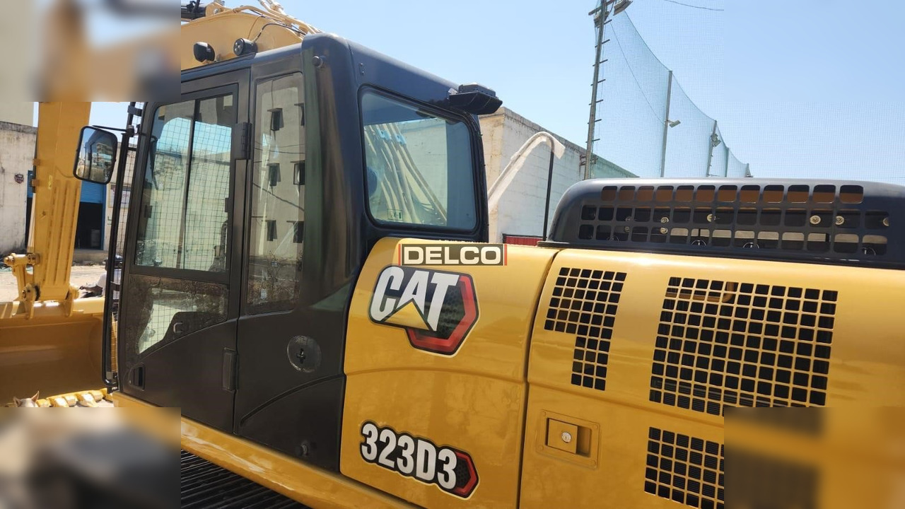 CATERPILLAR 323D3 - حفارات زحافة: صور 1 CATERPILLAR 323D3 - حفارات زحافة: صور 1