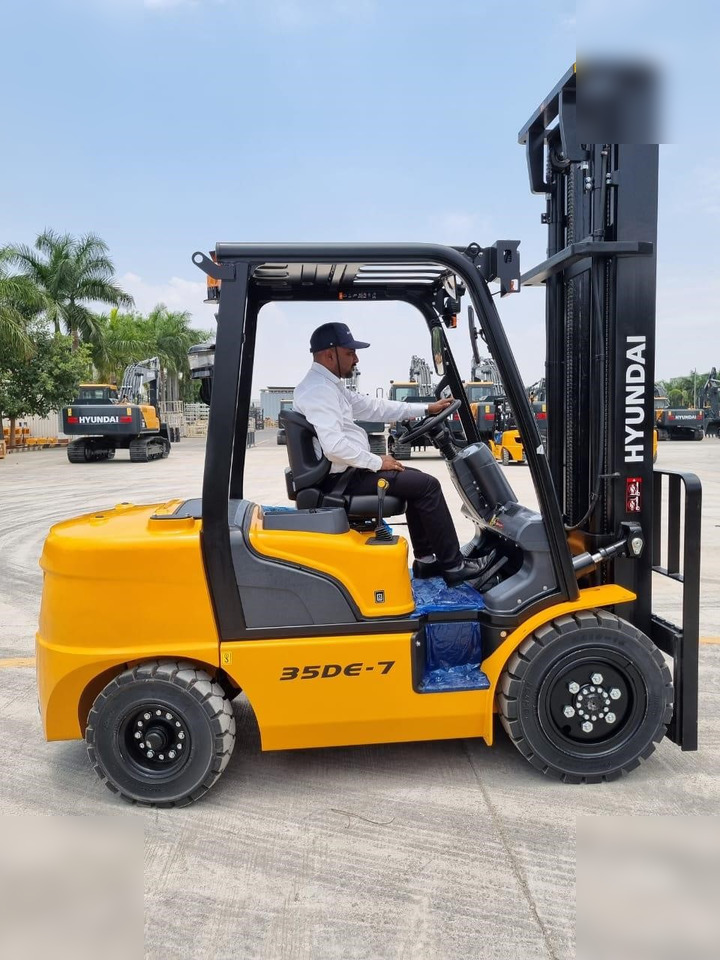 HYUNDAI 35DE-7 - رافعة شوكية: صور 2 HYUNDAI 35DE-7 - رافعة شوكية: صور 2
