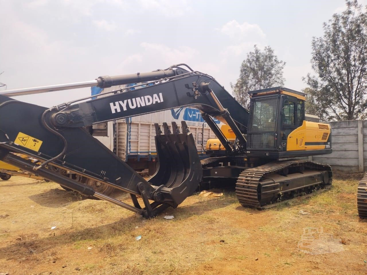 HYUNDAI HX380L - حفارات زحافة: صور 2 HYUNDAI HX380L - حفارات زحافة: صور 2