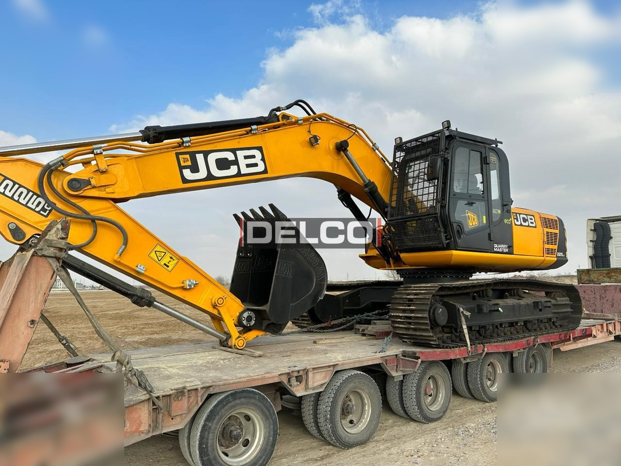 JCB 225 LC - حفارات زحافة: صور 2 JCB 225 LC - حفارات زحافة: صور 2