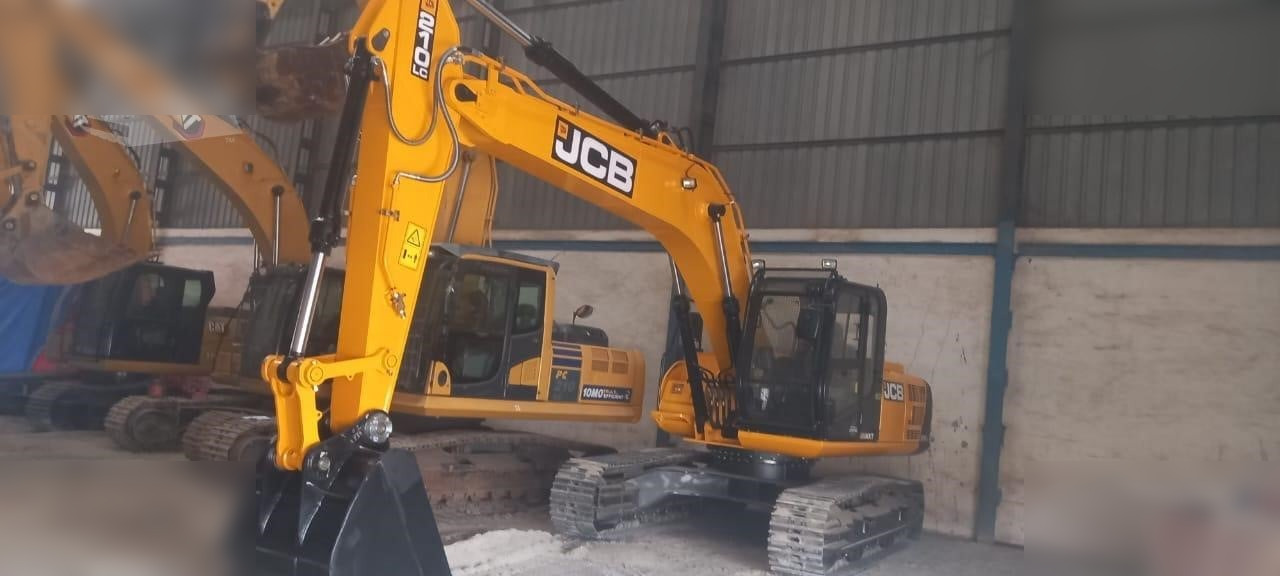 JCB JS210 LC - حفارات زحافة: صور 1 JCB JS210 LC - حفارات زحافة: صور 1