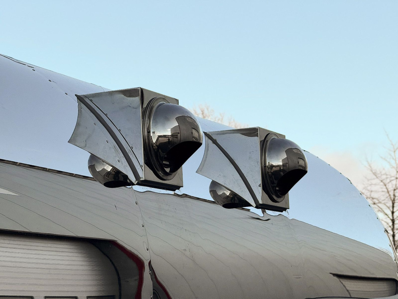 Esselmann Delistar Foodtruck 6000 ähn. Airstream - عربة الطعام: صور 5 Esselmann Delistar Foodtruck 6000 ähn. Airstream - عربة الطعام: صور 5