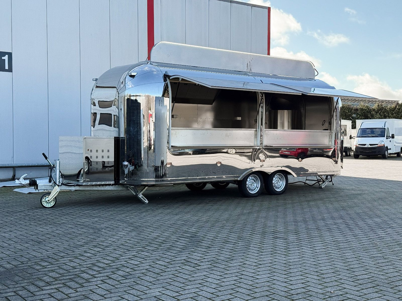 Esselmann Delistar Foodtruck 6000 ähn. Airstream - عربة الطعام: صور 1 Esselmann Delistar Foodtruck 6000 ähn. Airstream - عربة الطعام: صور 1