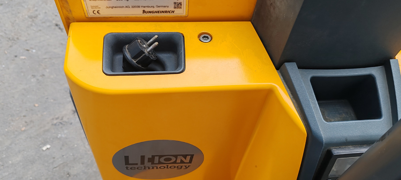 Jungheinrich EJE 114i Li-ion 1.4t/ 2019y/ 1773h - معدات الرفع منخفض المستوى: صور 4 Jungheinrich EJE 114i Li-ion 1.4t/ 2019y/ 1773h - معدات الرفع منخفض المستوى: صور 4