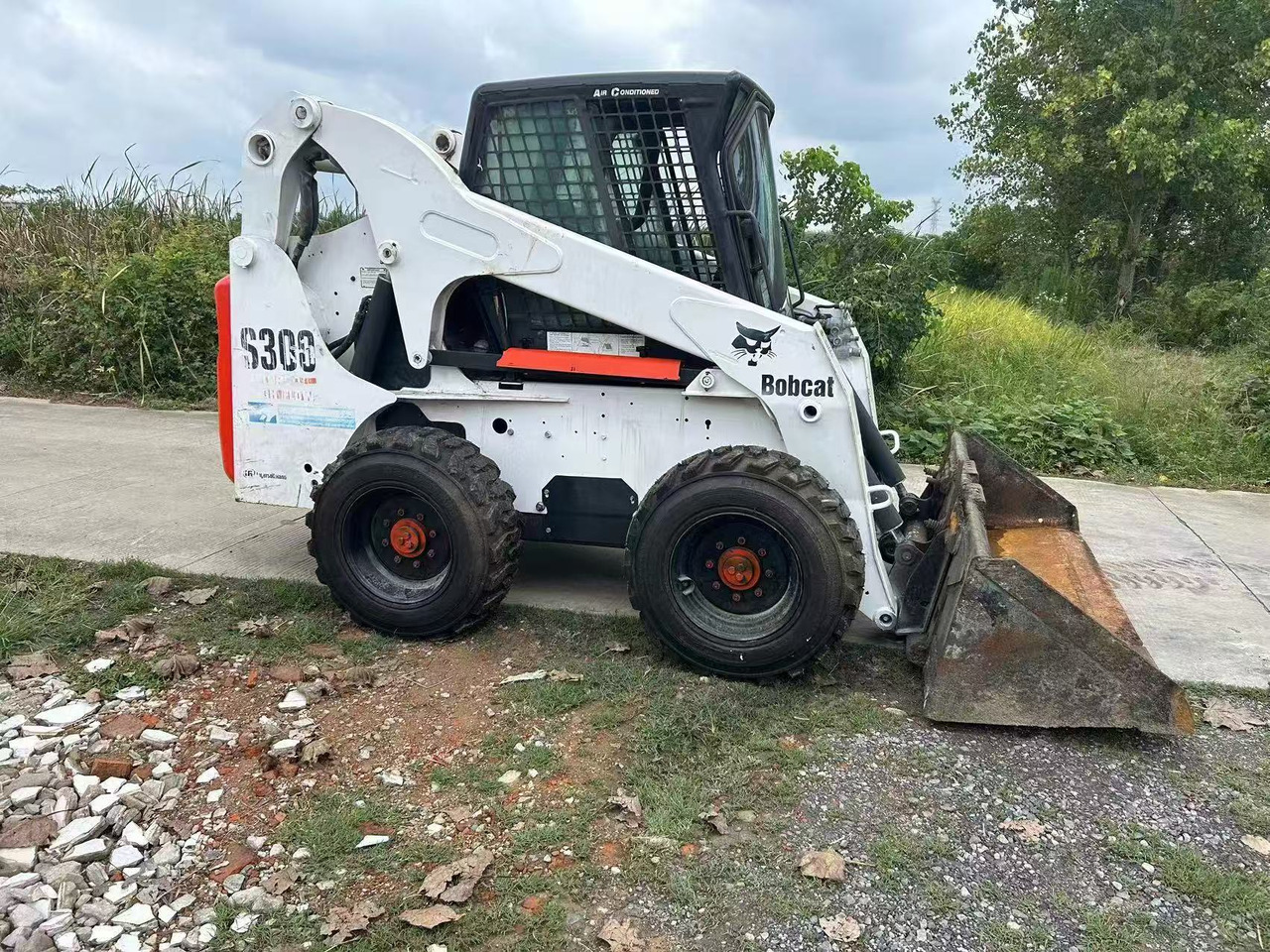 Bobcat S300 - شيول صغير: صور 1 Bobcat S300 - شيول صغير: صور 1