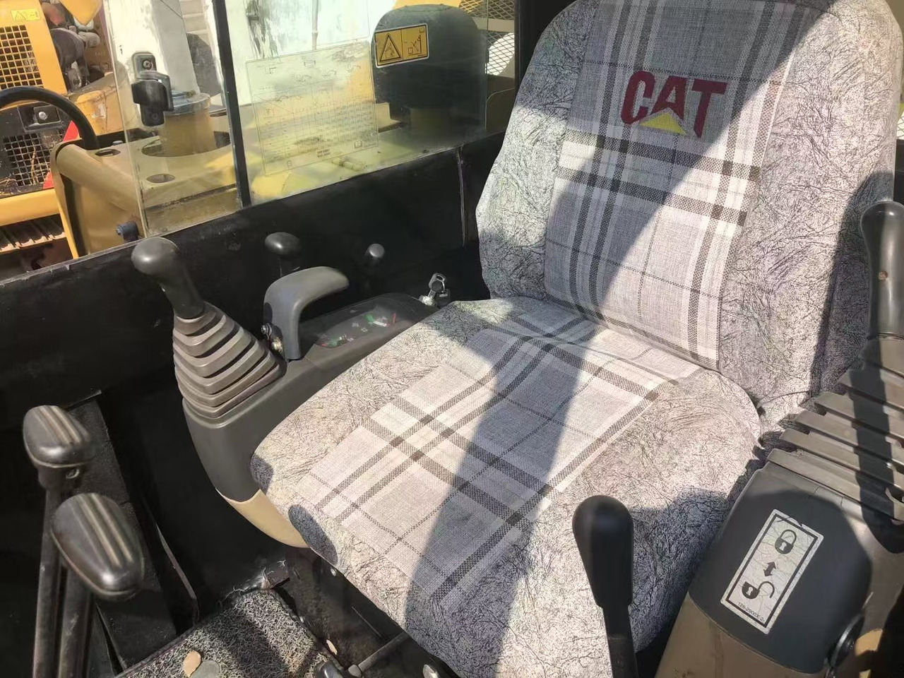 CAT 306D - حفارات زحافة: صور 3 CAT 306D - حفارات زحافة: صور 3