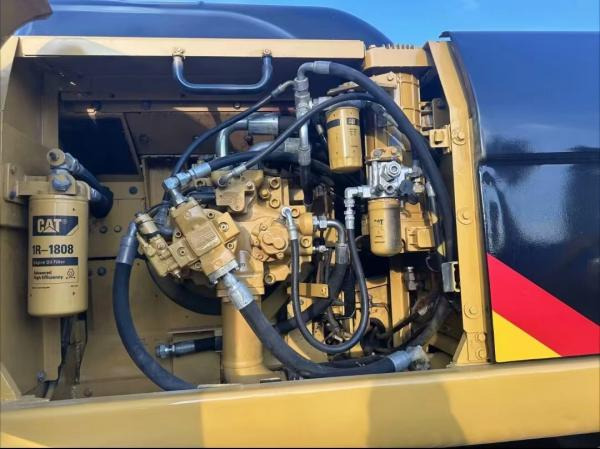 CAT 330D - حفارات زحافة: صور 4 CAT 330D - حفارات زحافة: صور 4
