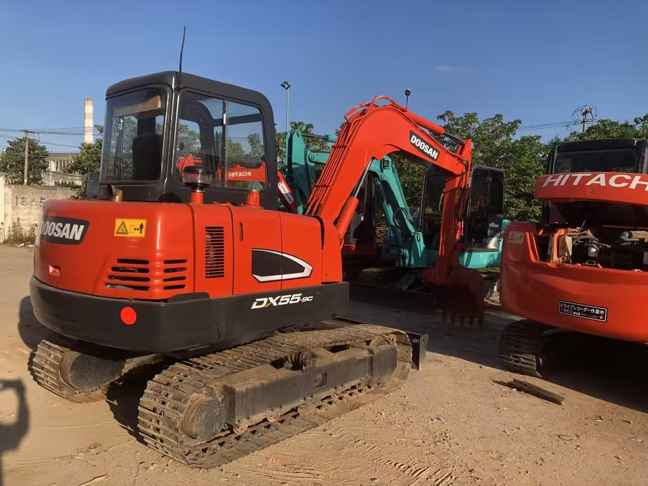 Doosan DX55 - حفارات زحافة: صور 1 Doosan DX55 - حفارات زحافة: صور 1
