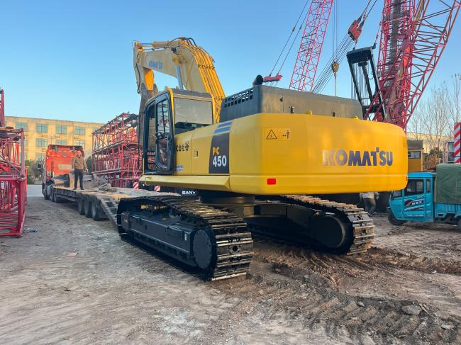 Komatsu PC450 - حفارات زحافة: صور 3 Komatsu PC450 - حفارات زحافة: صور 3