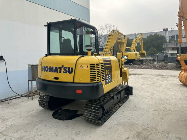 Komatsu PC56 - حفارة مصغرة: صور 1 Komatsu PC56 - حفارة مصغرة: صور 1