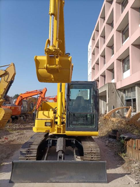 Komatsu PC70 - حفارة مصغرة: صور 5 Komatsu PC70 - حفارة مصغرة: صور 5