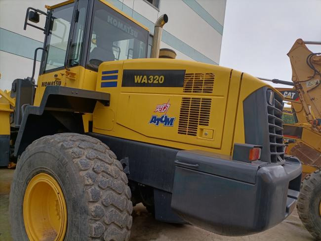 Komatsu WA320 - اللودر بعجل: صور 3 Komatsu WA320 - اللودر بعجل: صور 3