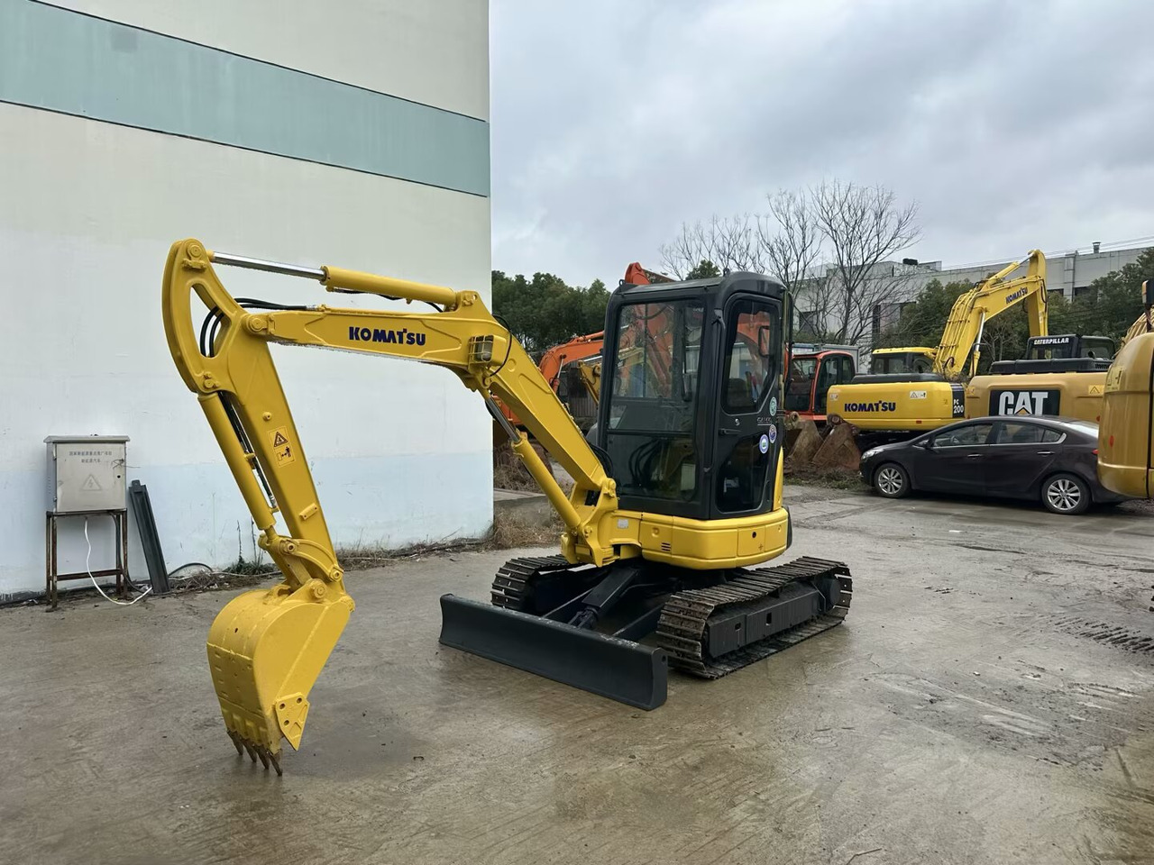 Komatsu pc35MR - حفارة مصغرة: صور 1 Komatsu pc35MR - حفارة مصغرة: صور 1