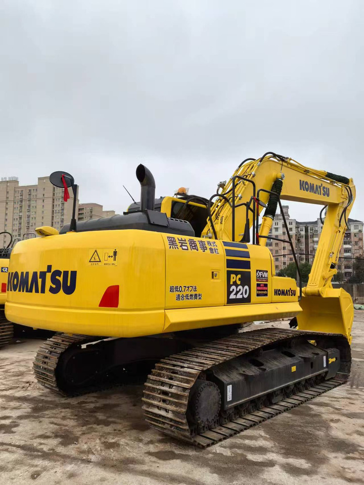 Komatsu pc220-8 - حفارات زحافة: صور 5 Komatsu pc220-8 - حفارات زحافة: صور 5