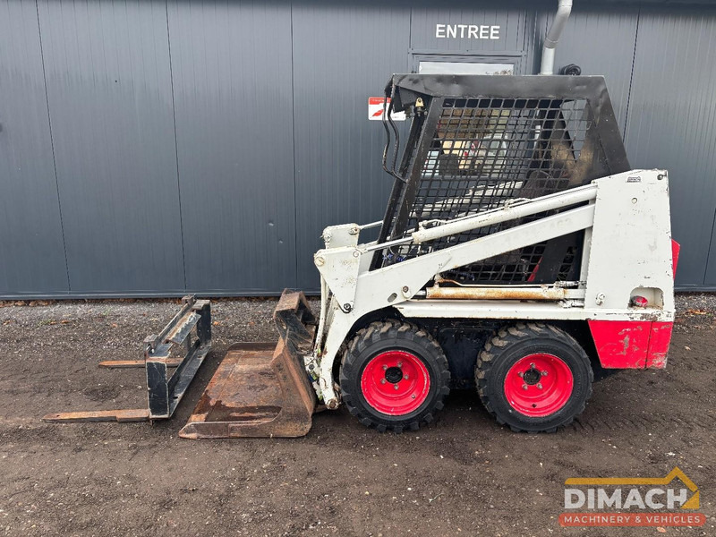 Bobcat S70 Bak en palletvorken - لودر: صور 1 Bobcat S70 Bak en palletvorken - لودر: صور 1