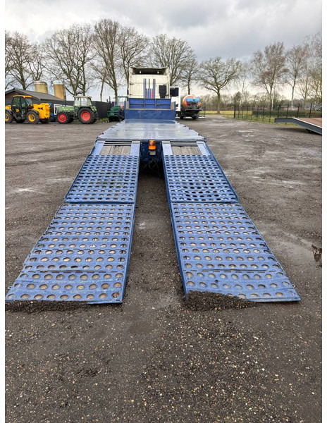 Broshuis Lowloader tieflader 3 assen leaf spring, laadklep - عربة مسطحة منخفضة نصف مقطورة: صور 3 Broshuis Lowloader tieflader 3 assen leaf spring, laadklep - عربة مسطحة منخفضة نصف مقطورة: صور 3