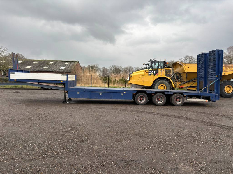Broshuis Lowloader tieflader 3 assen leaf spring, laadklep - عربة مسطحة منخفضة نصف مقطورة: صور 1 Broshuis Lowloader tieflader 3 assen leaf spring, laadklep - عربة مسطحة منخفضة نصف مقطورة: صور 1