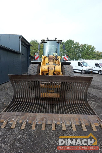 Liebherr L556 Like new!! Airco, quick coupler, skeleton bucket with teeths - لودر: صور 4 Liebherr L556 Like new!! Airco, quick coupler, skeleton bucket with teeths - لودر: صور 4