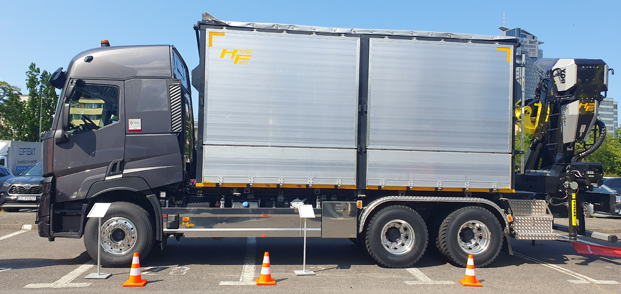 RENAULT TRUCKS CP6x4 Renault zabudowa do biomasy z żyurawiem Tajfun L155ZK/ Renault Biomass body with crane Tajfun L155ZK/ Renault Biomasse-Aufbau mit Kran Tajfun L155ZK - شاحنة قطع الأشجار: صور 2 RENAULT TRUCKS CP6x4 Renault zabudowa do biomasy z żyurawiem Tajfun L155ZK/ Renault Biomass body with crane Tajfun L155ZK/ Renault Biomasse-Aufbau mit Kran Tajfun L155ZK - شاحنة قطع الأشجار: صور 2