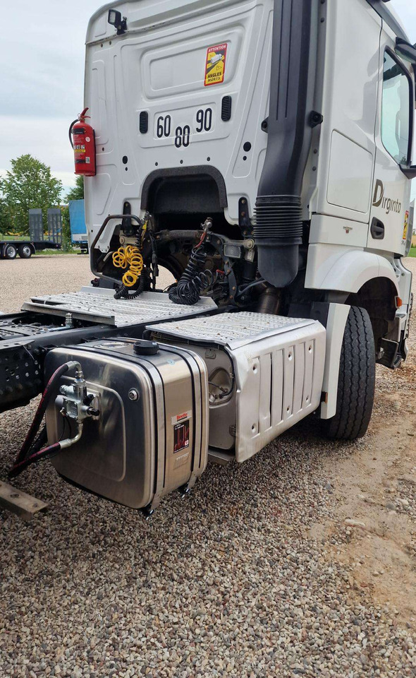 Iveco HIDRAULIA BINOTTO - شاحنة جرار: صور 1 Iveco HIDRAULIA BINOTTO - شاحنة جرار: صور 1