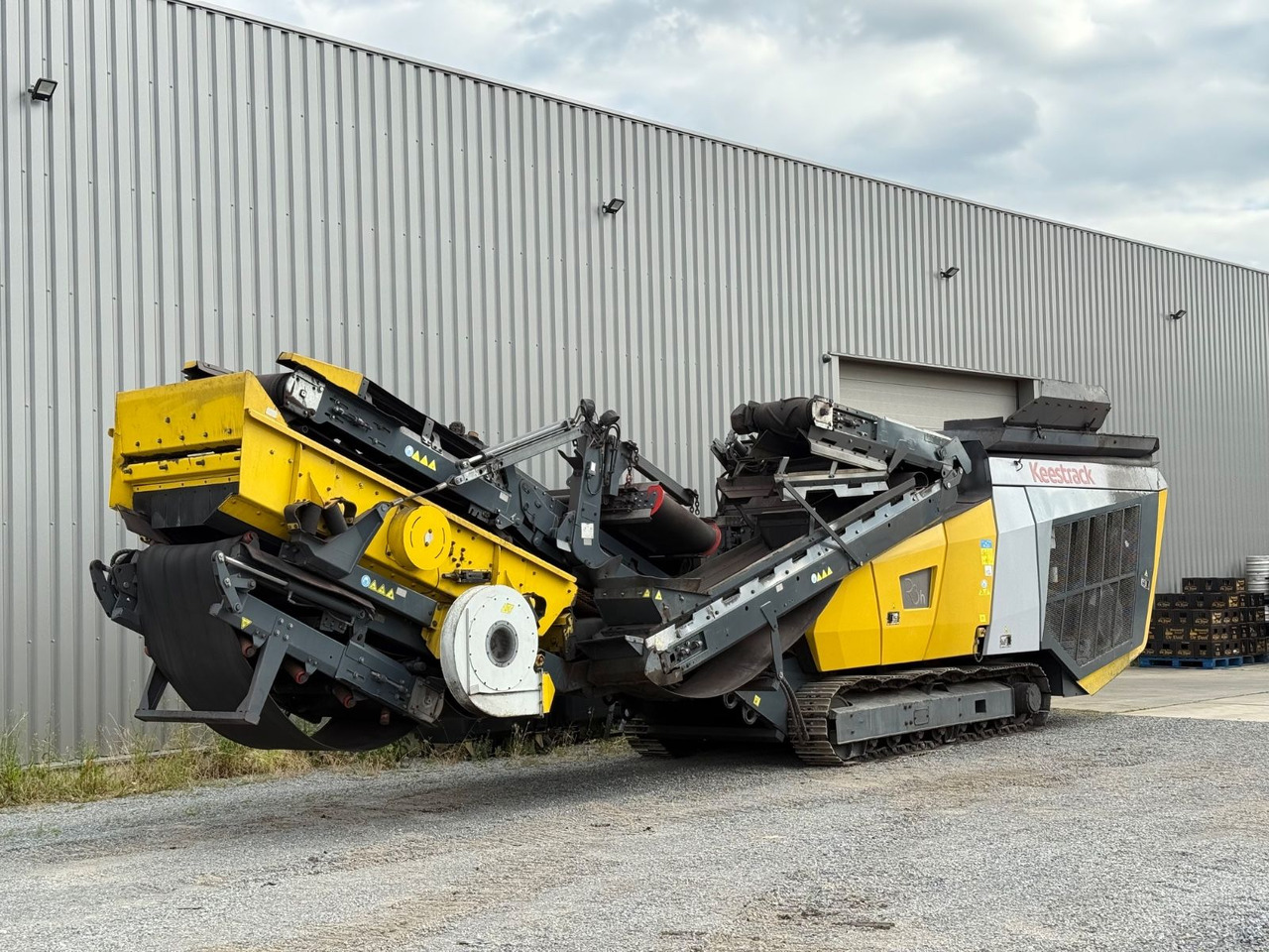 KEESTRACK R3H Mobile Brecheranlage mit Siebmodul - كسارة التصادمية: صور 4 KEESTRACK R3H Mobile Brecheranlage mit Siebmodul - كسارة التصادمية: صور 4