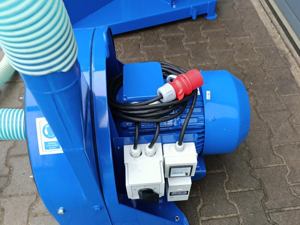 Dozamech Getreidebrecher / Grain crusher / Broyeur à grains / Trituratore / Измельчитель / Rozdrabniacz - المعدات لتربية الماشية: صور 3 Dozamech Getreidebrecher / Grain crusher / Broyeur à grains / Trituratore / Измельчитель / Rozdrabniacz - المعدات لتربية الماشية: صور 3