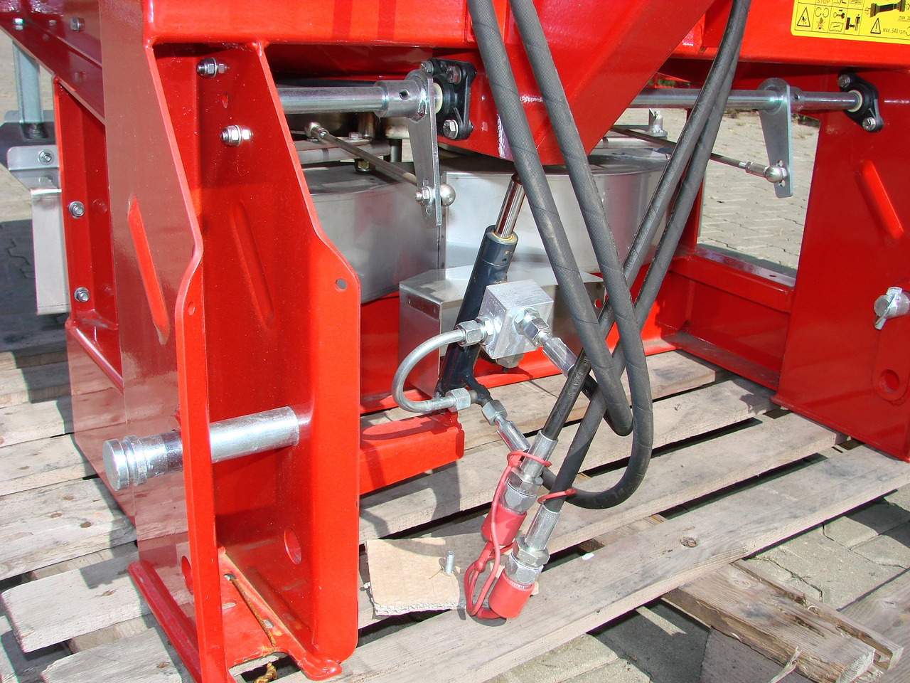 JAR-MET Düngerstreuer / Fertilizer spreader / Epandeur d'engrais / Rozsiewacz nawozów 1200 kg - آلة رش الأسمدة: صور 2 JAR-MET Düngerstreuer / Fertilizer spreader / Epandeur d'engrais / Rozsiewacz nawozów 1200 kg - آلة رش الأسمدة: صور 2