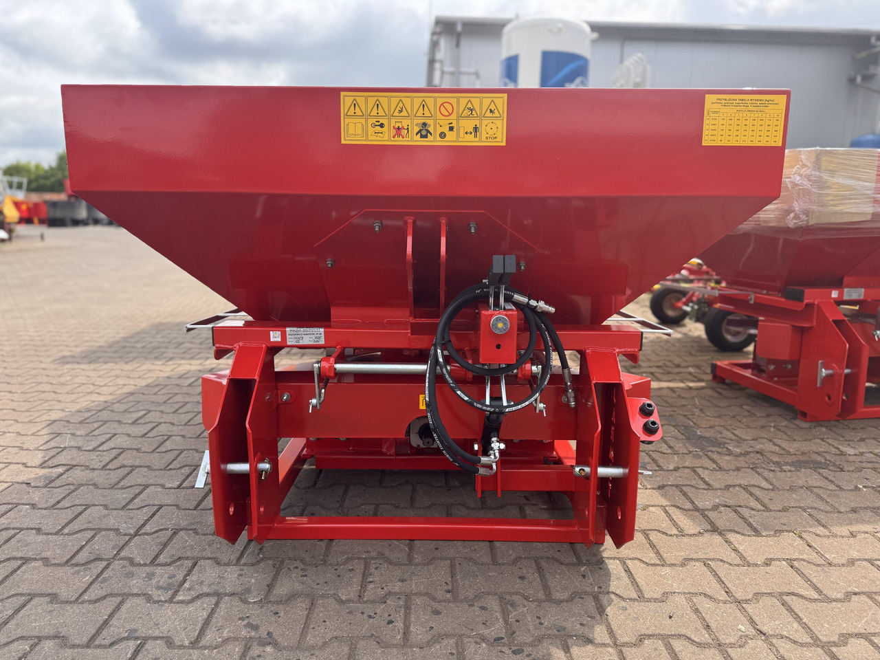 JAR-MET Düngerstreuer / Fertilizer spreader / Epandeur d'engrais / Rozsiewacz nawozu 800 kg - آلة رش الأسمدة: صور 2 JAR-MET Düngerstreuer / Fertilizer spreader / Epandeur d'engrais / Rozsiewacz nawozu 800 kg - آلة رش الأسمدة: صور 2
