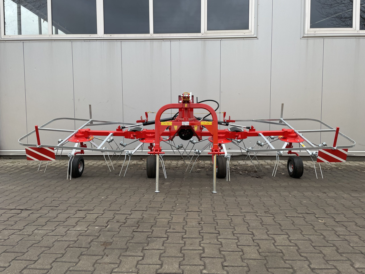 JAR-MET Schwader / Tedder / Faneuse / Przetrząsacz 5,2 m - لمّامَة القش: صور 1 JAR-MET Schwader / Tedder / Faneuse / Przetrząsacz 5,2 m - لمّامَة القش: صور 1