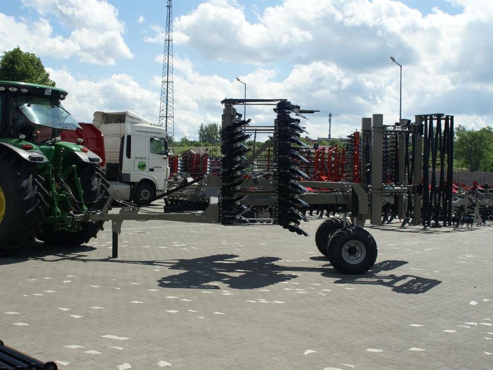 ROLEX Hydraulische Scheibenegge / Hydraulic discs harrow / Dechaumeur à disques / Erpice a dischi / Гидравлическая дисковая борона / Brona talerzowa hydraulicznie składana ciężka 4 m - قرص مسلفة: صور 3 ROLEX Hydraulische Scheibenegge / Hydraulic discs harrow / Dechaumeur à disques / Erpice a dischi / Гидравлическая дисковая борона / Brona talerzowa hydraulicznie składana ciężka 4 m - قرص مسلفة: صور 3