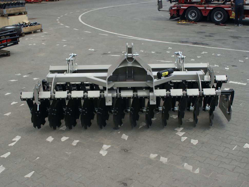 ROLEX Scheibenegge / Discs harrow / Dechaumeur à disques / Erpice a dischi / Cultivador de discos / Дисковая борона / Agregat talerzowy uprawowy 3 m - قرص مسلفة: صور 5 ROLEX Scheibenegge / Discs harrow / Dechaumeur à disques / Erpice a dischi / Cultivador de discos / Дисковая борона / Agregat talerzowy uprawowy 3 m - قرص مسلفة: صور 5