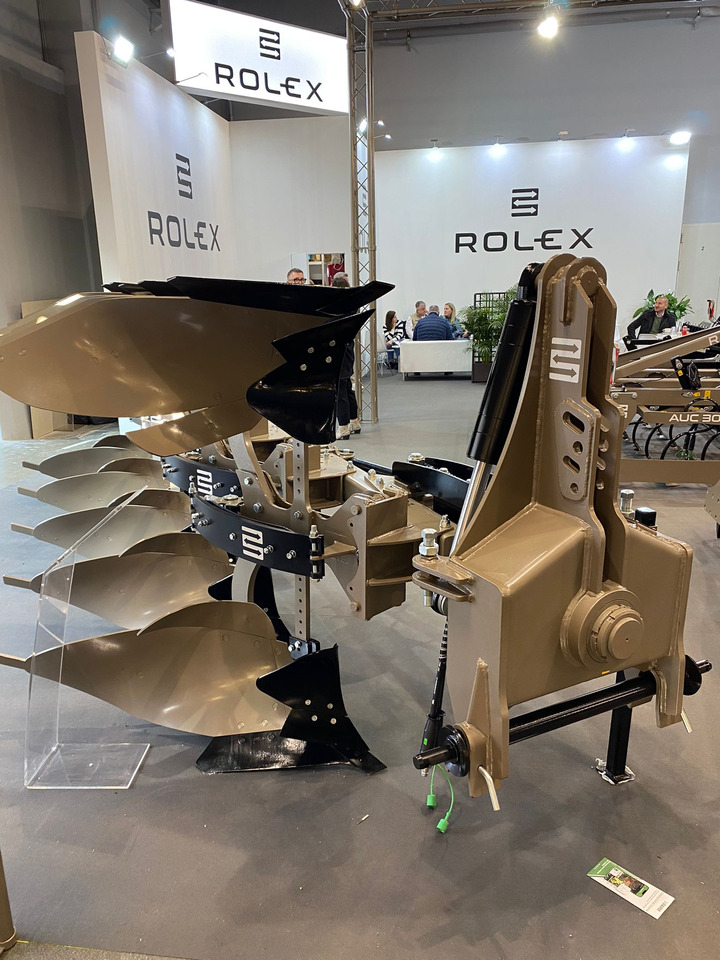 ROLEX Volldrehpflug / Rotary plough / Charrue réversible / Aratro reversibile / Оборотный плуг / Pług obrotowy 3+1 - محراث: صور 4 ROLEX Volldrehpflug / Rotary plough / Charrue réversible / Aratro reversibile / Оборотный плуг / Pług obrotowy 3+1 - محراث: صور 4