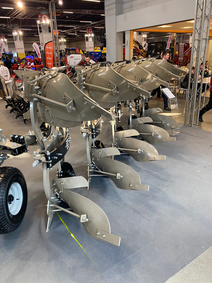 محراث جديد ROLEX Volldrehpflug / Rotary plough / Charrue réversible / Aratro reversibile / Оборотный плуг / Pług obrotowy 3+1: صور 9 محراث جديد ROLEX Volldrehpflug / Rotary plough / Charrue réversible / Aratro reversibile / Оборотный плуг / Pług obrotowy 3+1: صور 9