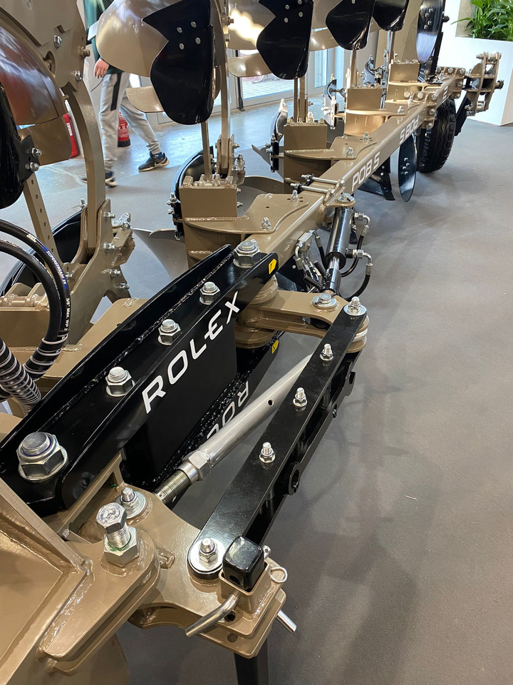 محراث جديد ROLEX Volldrehpflug / Rotary plough / Charrue réversible / Aratro reversibile / Оборотный плуг / Pług obrotowy 3+1: صور 7 محراث جديد ROLEX Volldrehpflug / Rotary plough / Charrue réversible / Aratro reversibile / Оборотный плуг / Pług obrotowy 3+1: صور 7