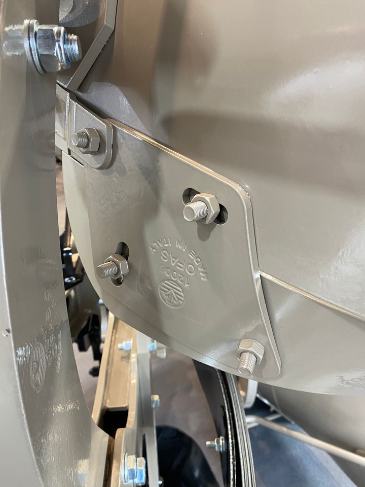 محراث جديد ROLEX Volldrehpflug / Rotary plough / Charrue réversible / Aratro reversibile / Оборотный плуг / Pług obrotowy 3+1: صور 13 محراث جديد ROLEX Volldrehpflug / Rotary plough / Charrue réversible / Aratro reversibile / Оборотный плуг / Pług obrotowy 3+1: صور 13