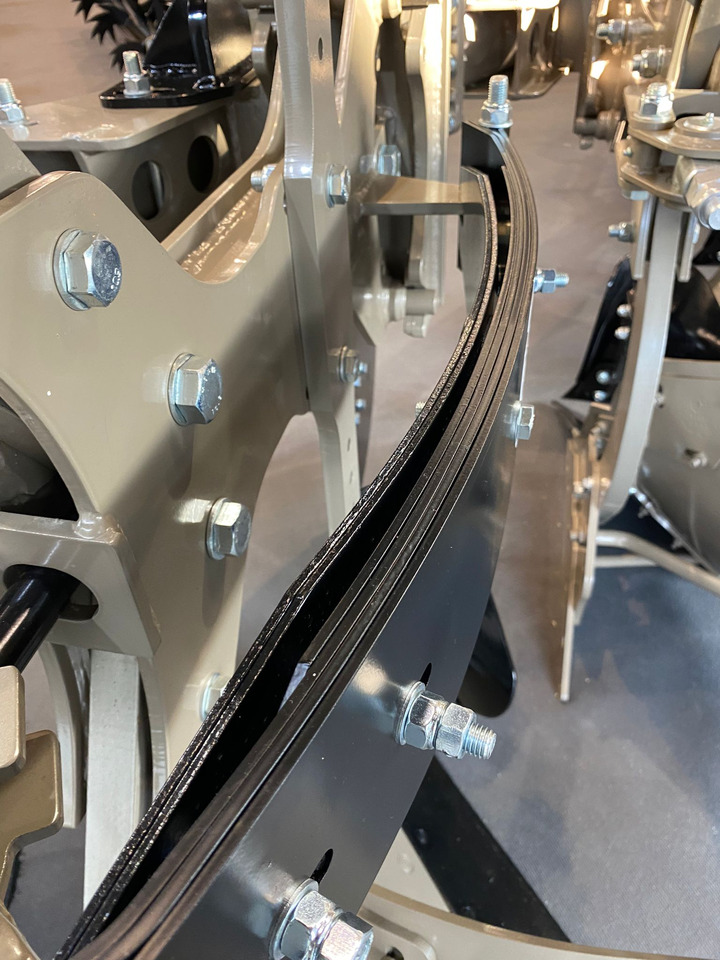 محراث جديد ROLEX Volldrehpflug / Rotary plough / Charrue réversible / Aratro reversibile / Оборотный плуг / Pług obrotowy 3+1: صور 11 محراث جديد ROLEX Volldrehpflug / Rotary plough / Charrue réversible / Aratro reversibile / Оборотный плуг / Pług obrotowy 3+1: صور 11