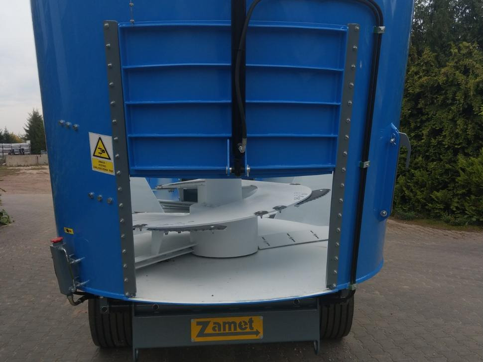 ZAMET Futtermischwagen / Feed mixer / Melangeuse / Carro miscelatore / Vagoneta de alimentación /Кормораздатчик / Wóz paszowy 16 m3 - آلة خلط وتوزيع الأعلاف: صور 5 ZAMET Futtermischwagen / Feed mixer / Melangeuse / Carro miscelatore / Vagoneta de alimentación /Кормораздатчик / Wóz paszowy 16 m3 - آلة خلط وتوزيع الأعلاف: صور 5