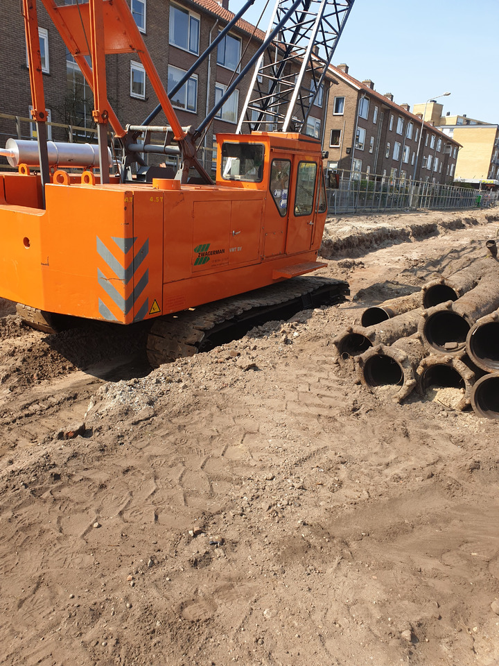 Hitachi KH-100 - رافعة مجنزرة: صور 4 Hitachi KH-100 - رافعة مجنزرة: صور 4
