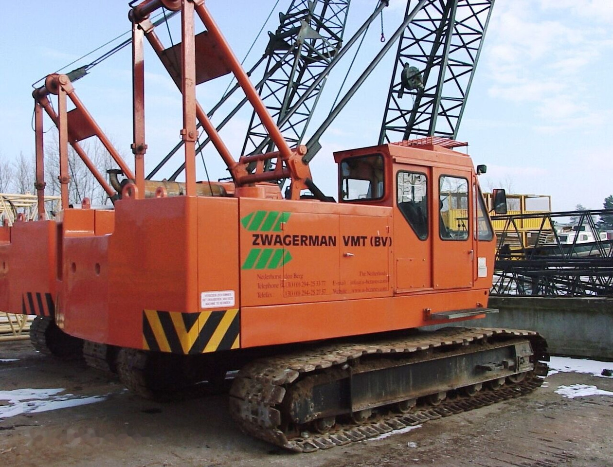 Hitachi KH 100 - رافعة مجنزرة: صور 3 Hitachi KH 100 - رافعة مجنزرة: صور 3